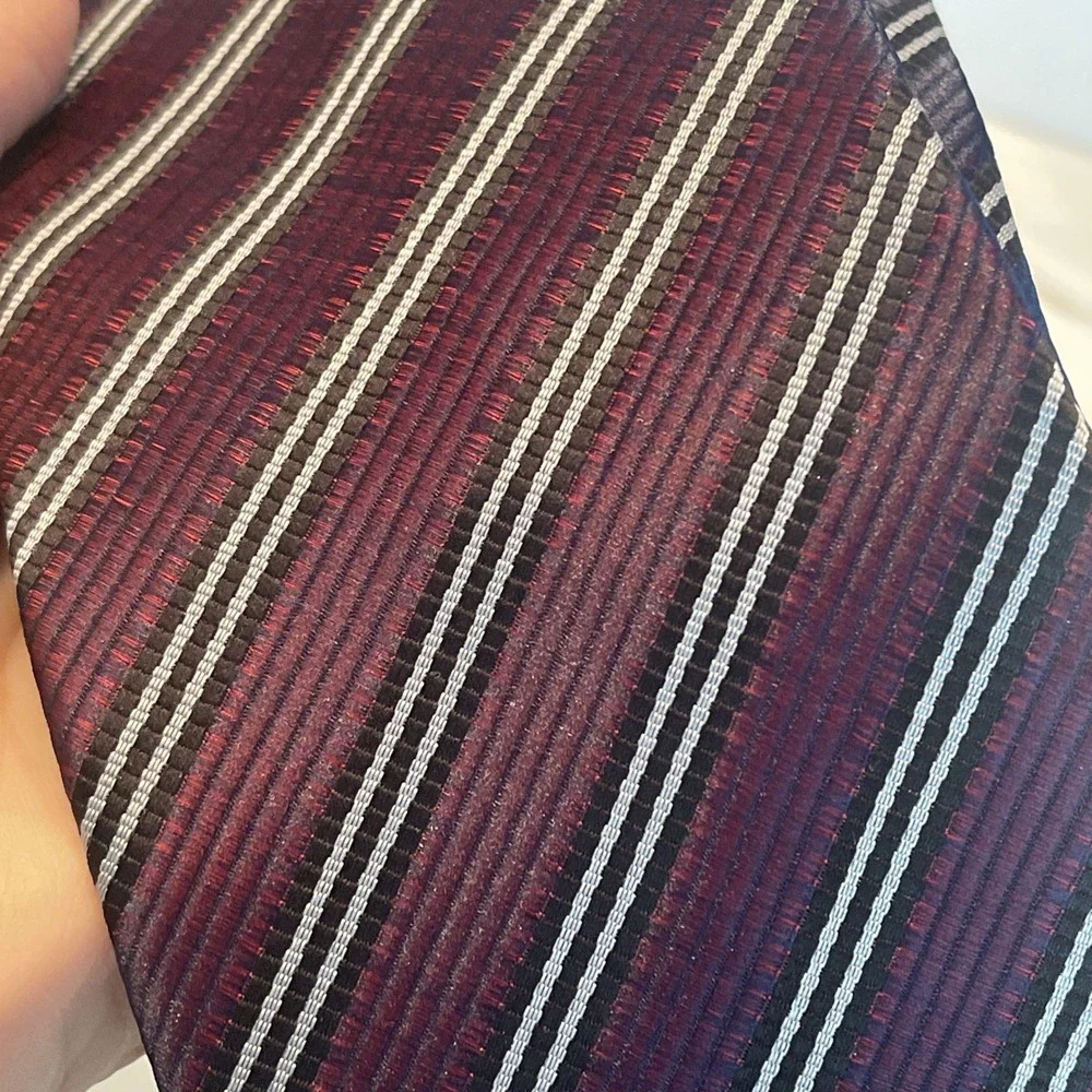 Luciano Soprani 100% Silk Tie Necktie Made In Italy Iridescent Repp Purple Black